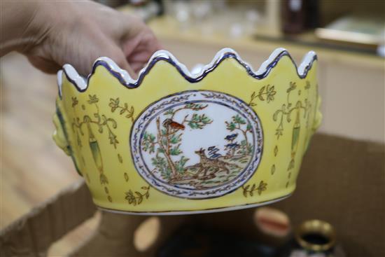 A quantity of Oriental mixed ceramics